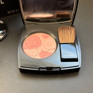 CHANEL CAMELIA ROSE BLUSH!! Brand new!!